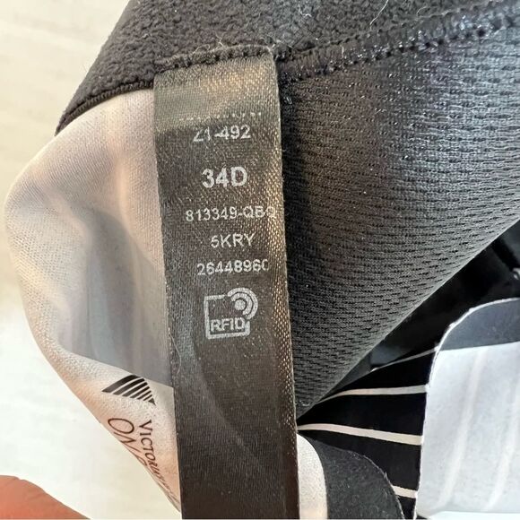 Victoria's Secret Knockout High Impact Front-Close Sports Bra | Size 34D - Picture 7 of 8